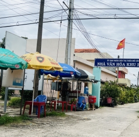 Quán nước ngay Nhà Văn Hóa