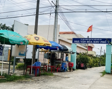 Quán nước ngay Nhà Văn Hóa